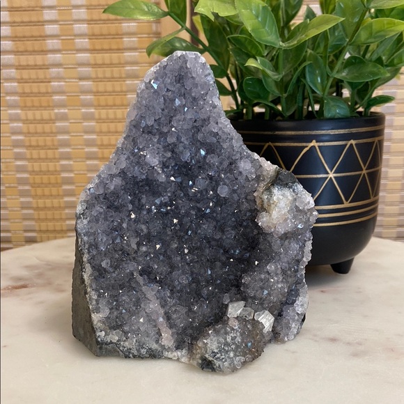 Sparkling Gray Geode Crystal - Picture 1 of 10